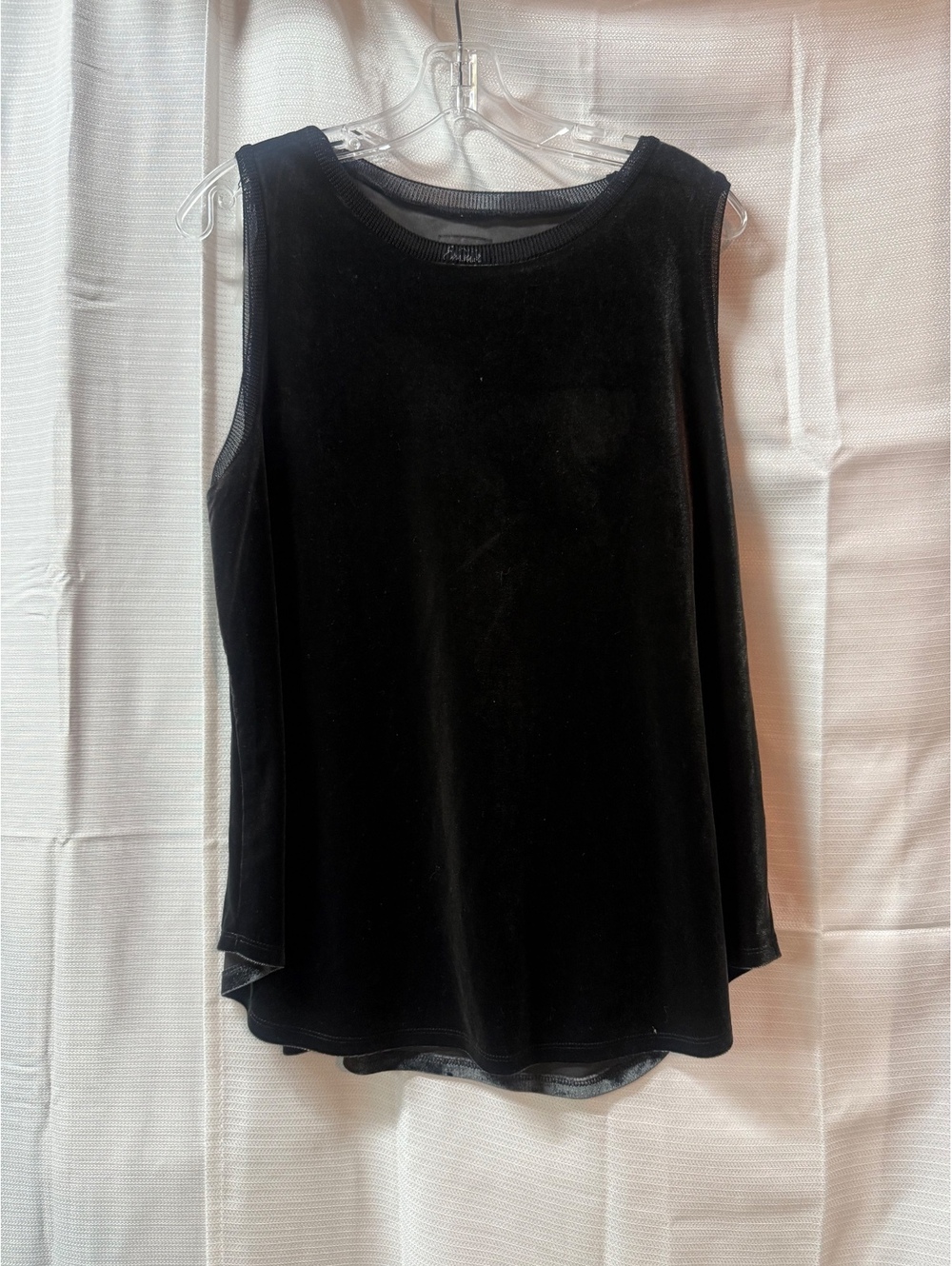 Simply Emma Women's Black Sleeveless Velvet Top Size 2X